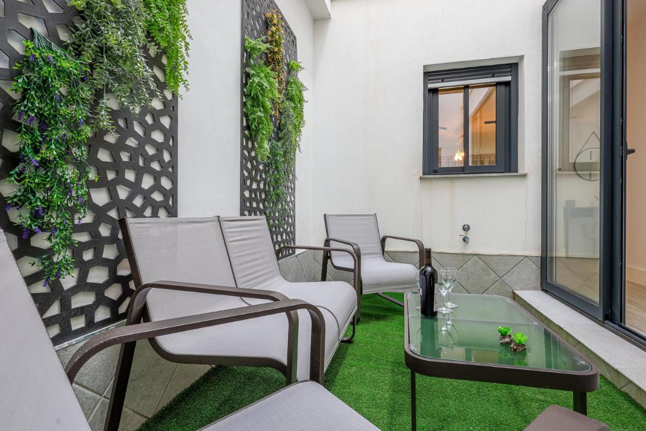 Family Suit Principal Encantos De Sevilla Экстерьер фото