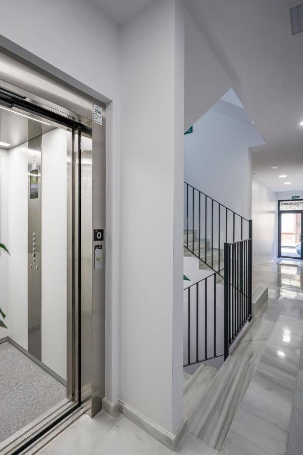 Family Suit Principal Encantos De Sevilla Экстерьер фото