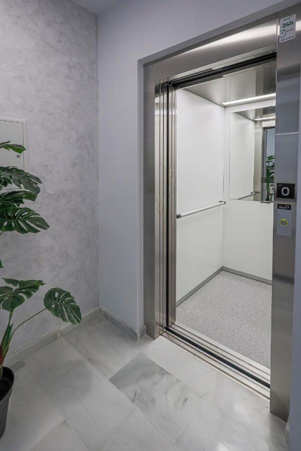 Family Suit Principal Encantos De Sevilla Экстерьер фото