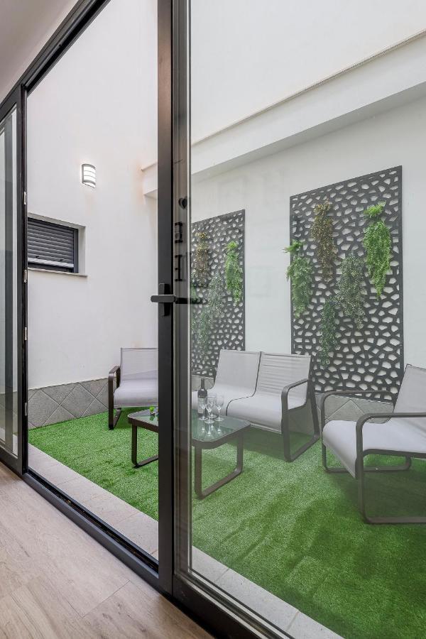 Family Suit Principal Encantos De Sevilla Экстерьер фото